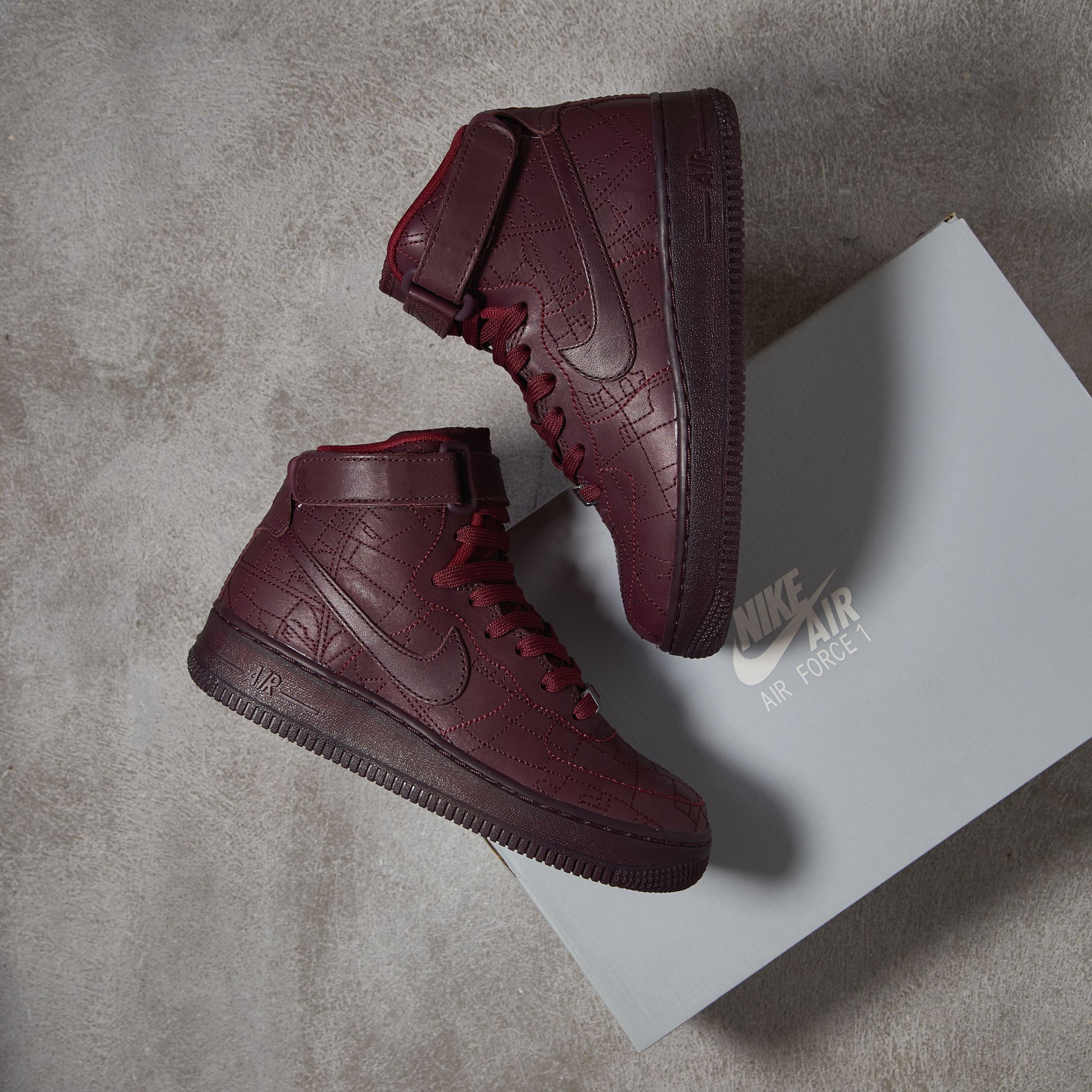 Nike WMNS AIR FORCE 1 HI FW QS Deep Burgundy