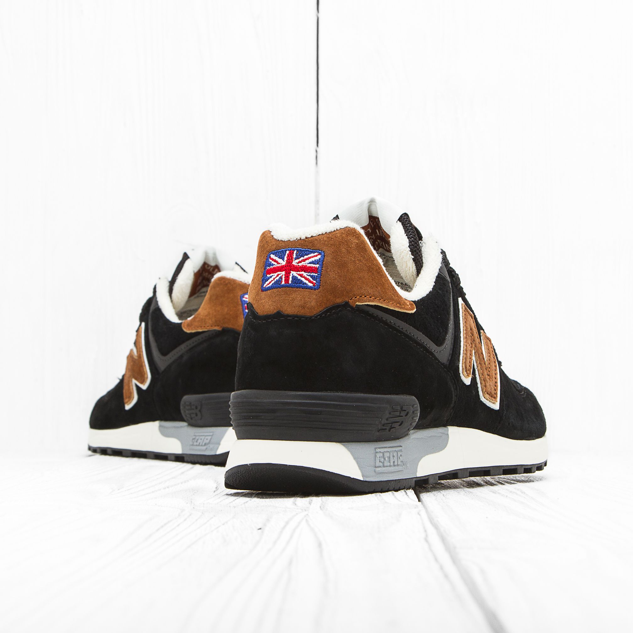 New Balance M576AKT D