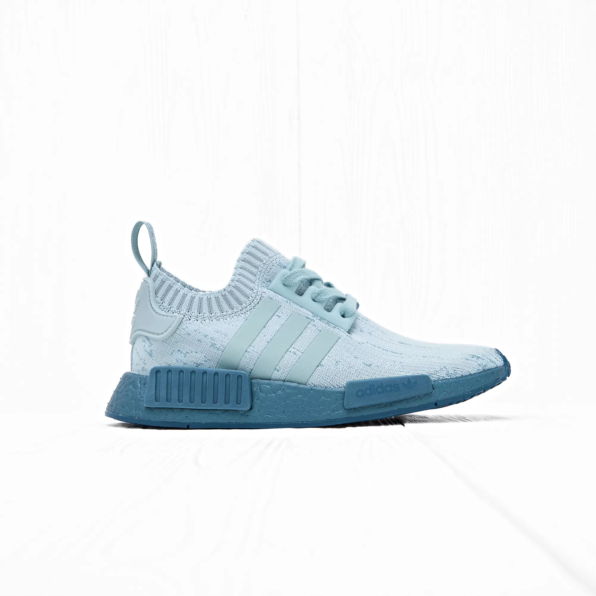 Adidas nmd best sale r1 military green