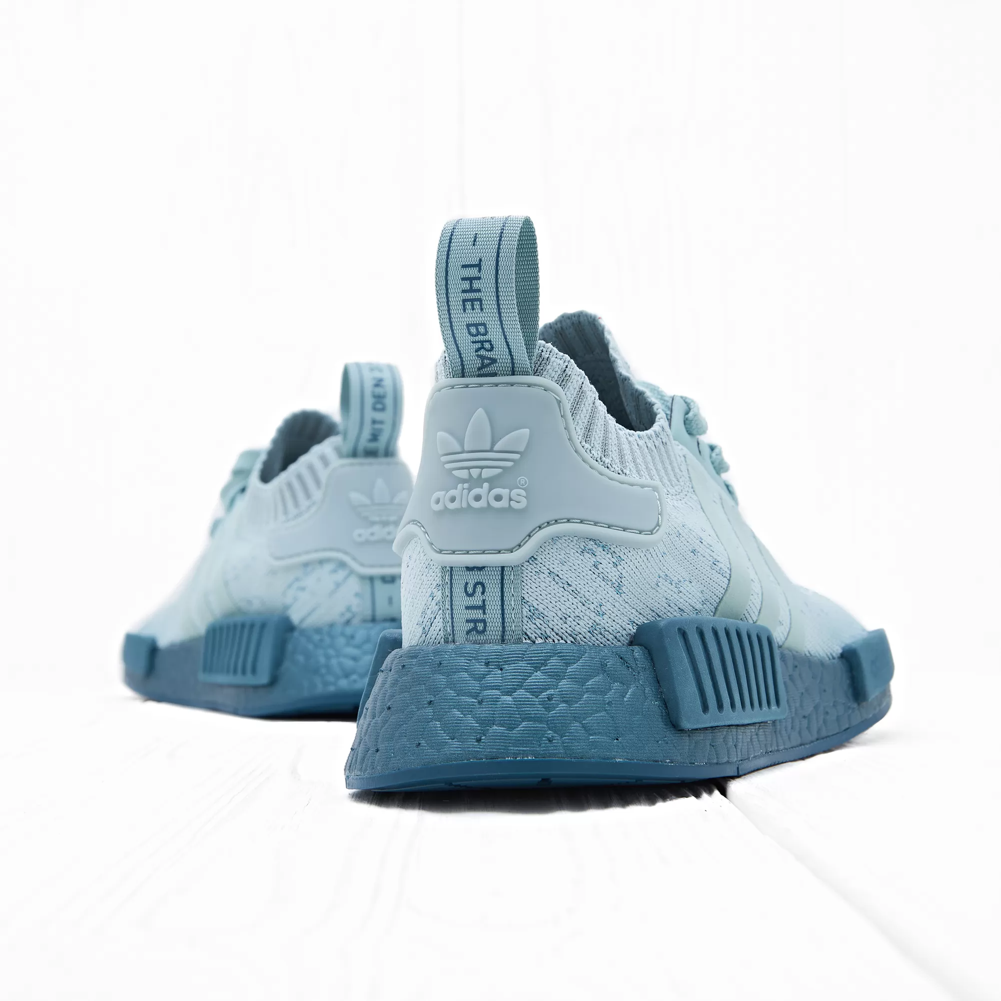 Adidas nmd r1 friends best sale and family