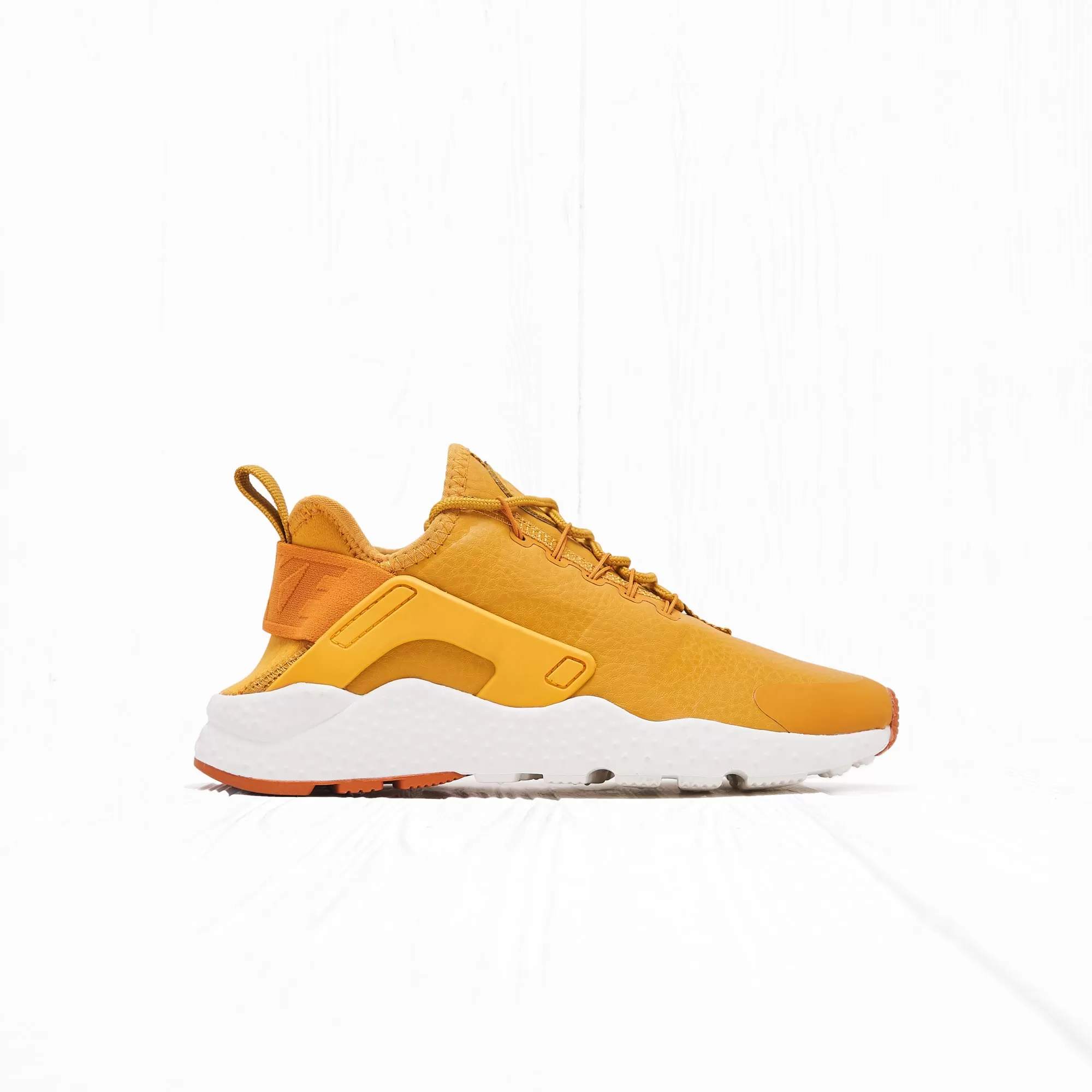 Nike air hotsell huarache foot patrol