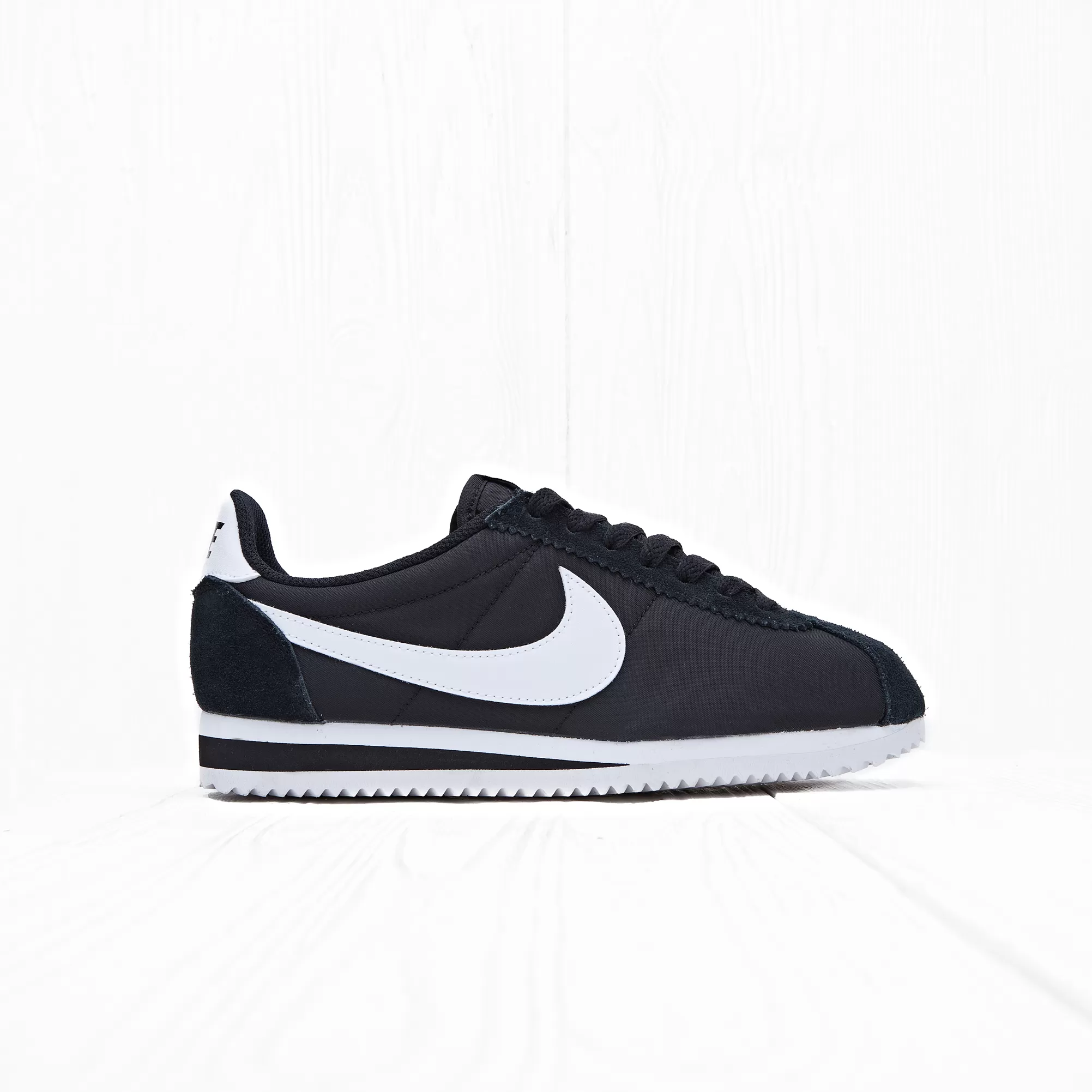 Nike cortez ultra noir hot sale