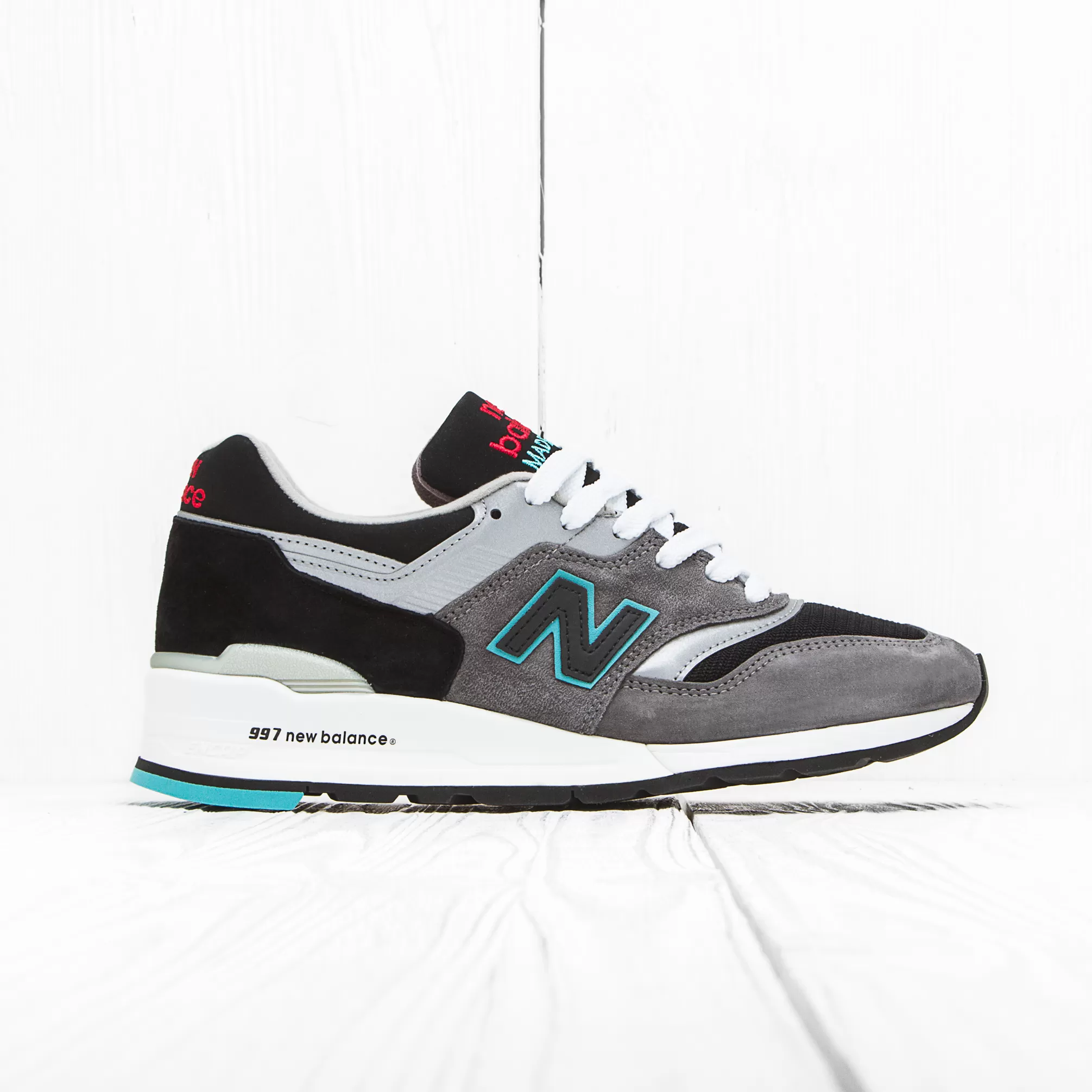 New top balance m577lbt